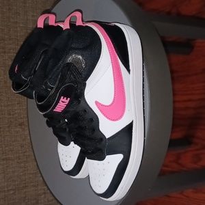 GIRLS' NIKE BIG KID COURT BOROUGH MID 2 SNEAKERS
